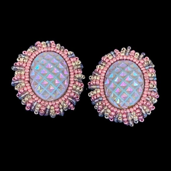 Iridescent glass cab blue lavender earrings surround of iridescent glass beads - Picture 5 of 10